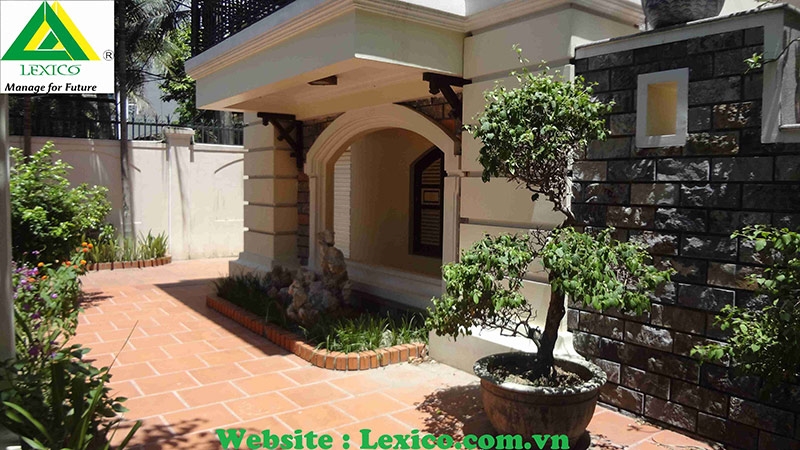 Villa for rent with garden with 3 bed rooms, Area 250m2