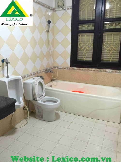 Villa for rent with garden with 3 bed rooms, Area 250m2