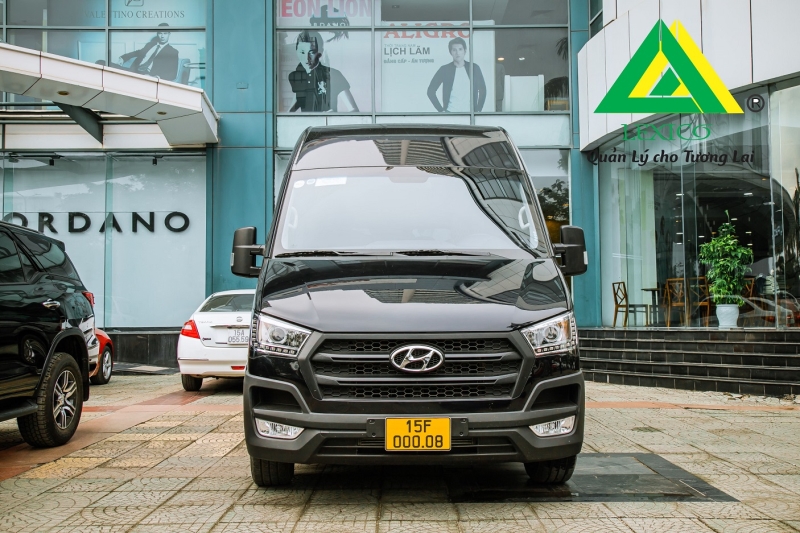 Cars 7 seats for Rent - Toyota Innova New