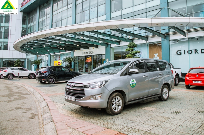 Cars 7 seats for Rent - Toyota Innova New