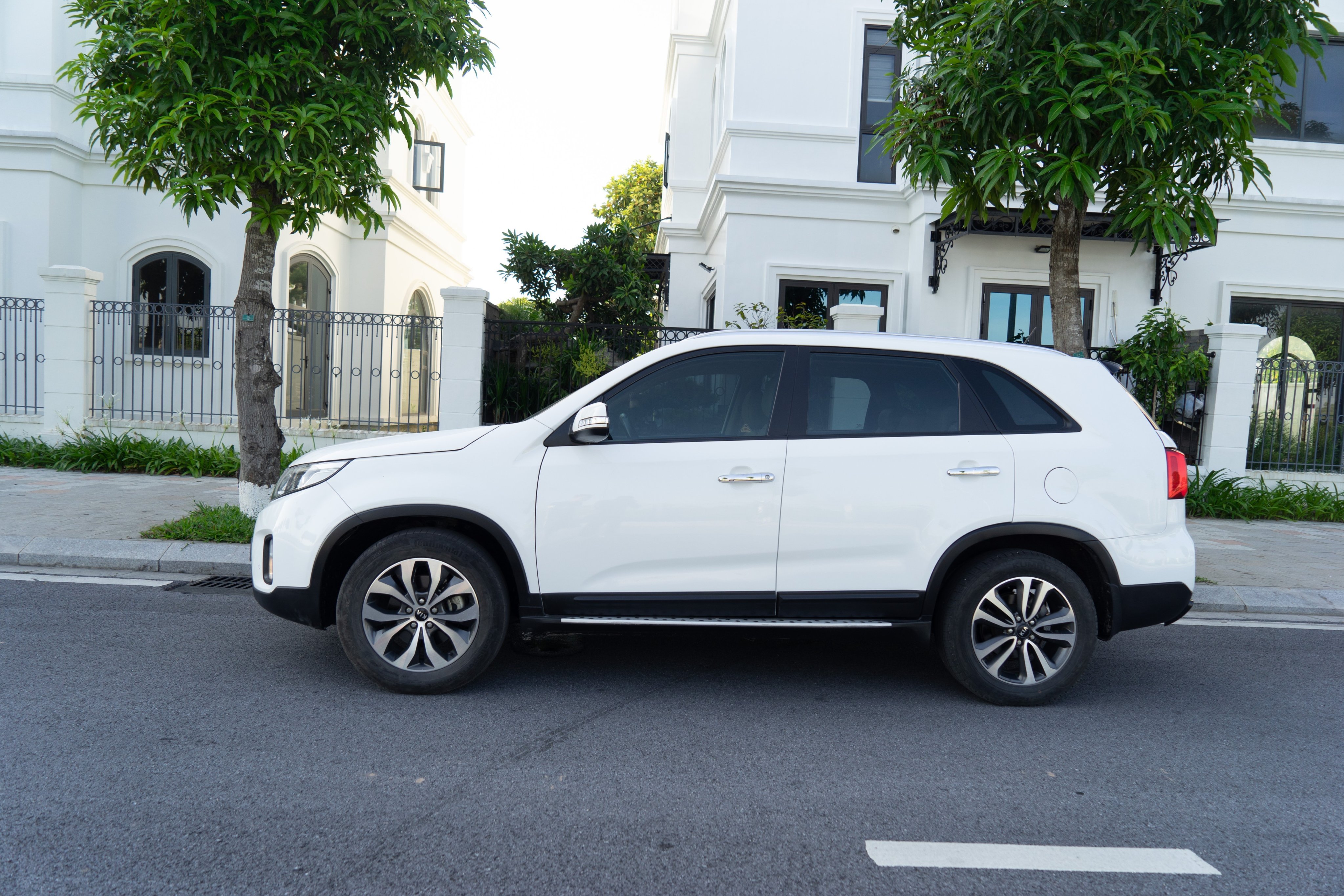 7 SEATS CAR RENTAL - KIA SORENTO