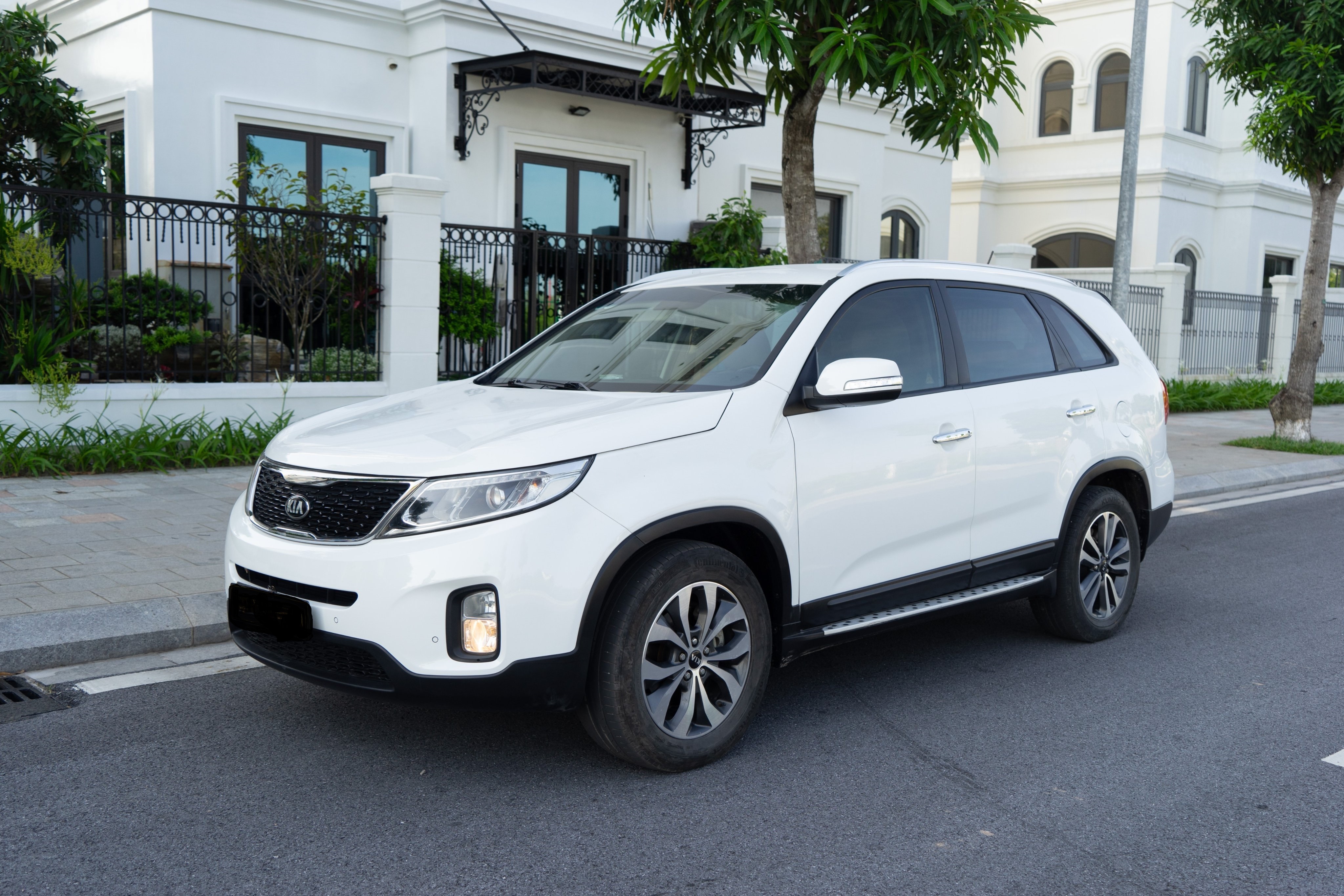 LEXICO Car Rental with Professional Drivers