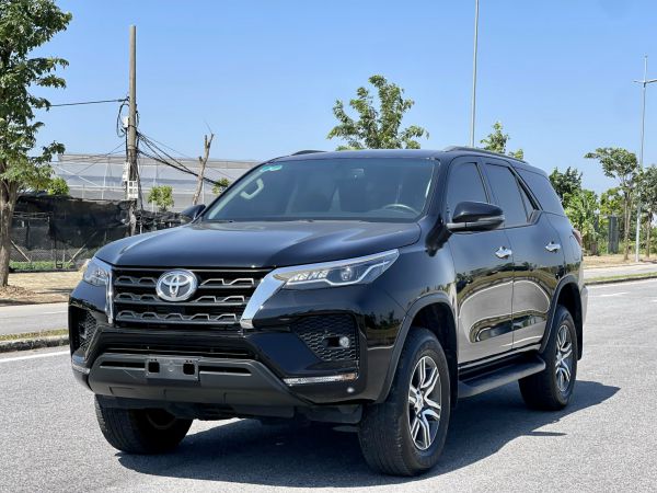 LEXICO Car Rental with Professional Drivers